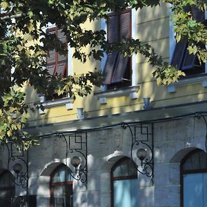MonarC Hotel